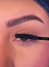 Load and play video in Gallery viewer, HI-DEF EYELASH CURLER
